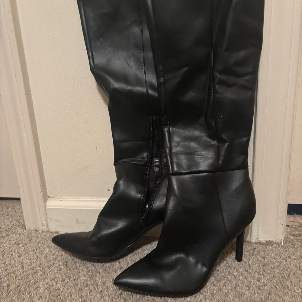 SMALL Black Women's Boots